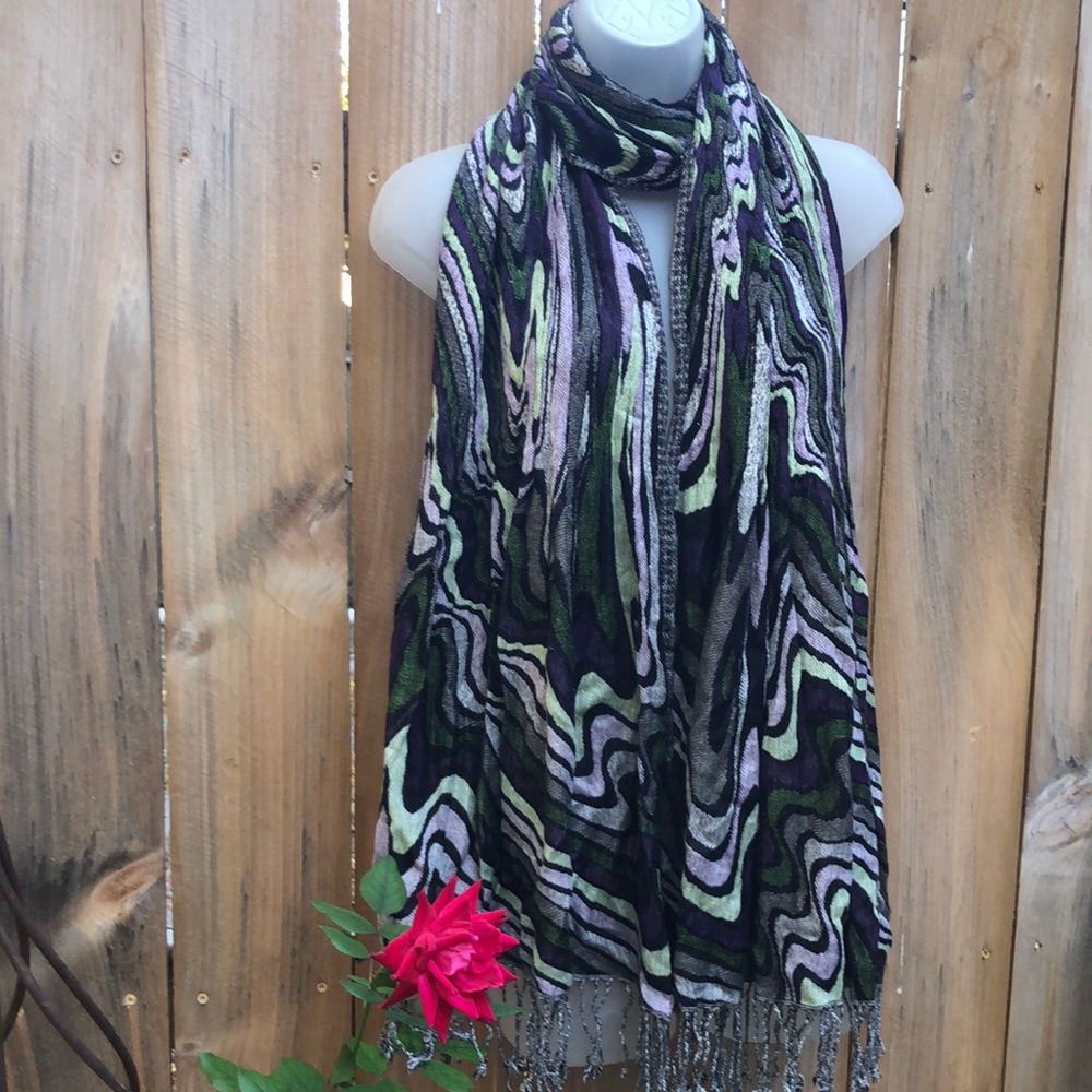 Tolani 100% Viscose Scarf Shawl w/fringe. Purple & Green Shades, wavy pattern